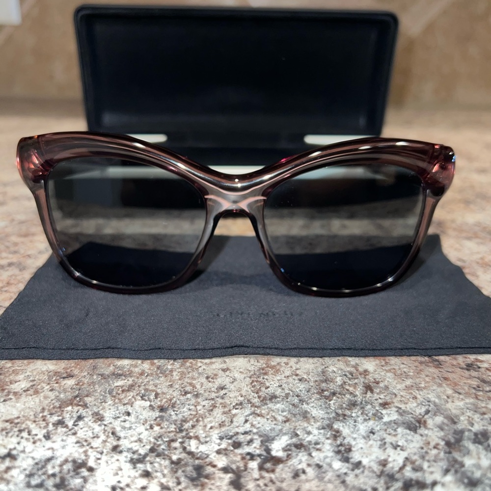 Givenchy sunglasses 🕶️ ***used***